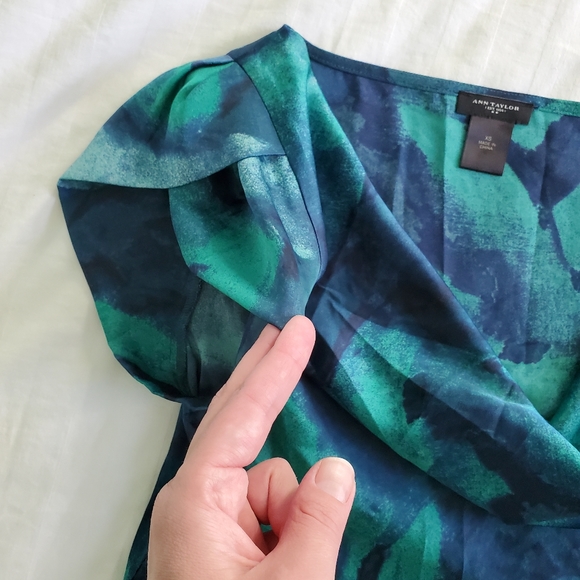 Ann Taylor Colorful Cowl Neck Blouse XS - Picture 4 of 7